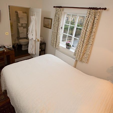 5 Chapel Street Bed And Breakfast เคมบริดจ์ ภายนอก รูปภาพ