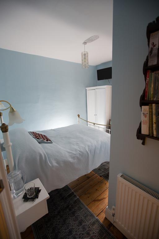 5 Chapel Street Bed And Breakfast เคมบริดจ์ ภายนอก รูปภาพ