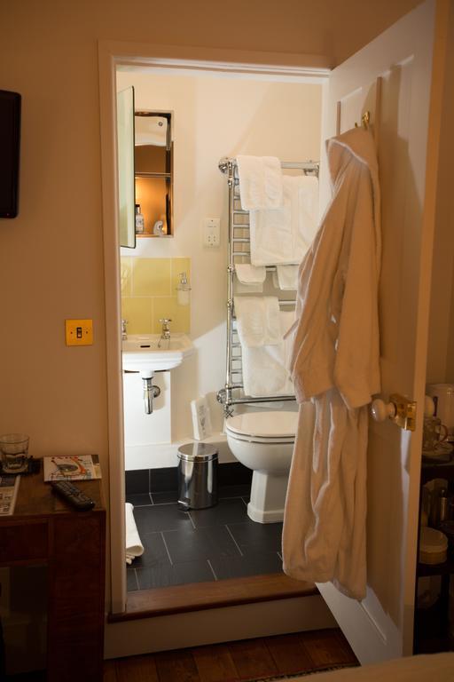5 Chapel Street Bed And Breakfast เคมบริดจ์ ภายนอก รูปภาพ