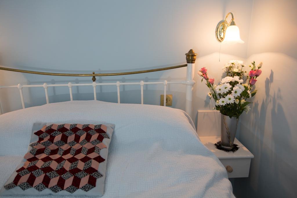 5 Chapel Street Bed And Breakfast เคมบริดจ์ ภายนอก รูปภาพ