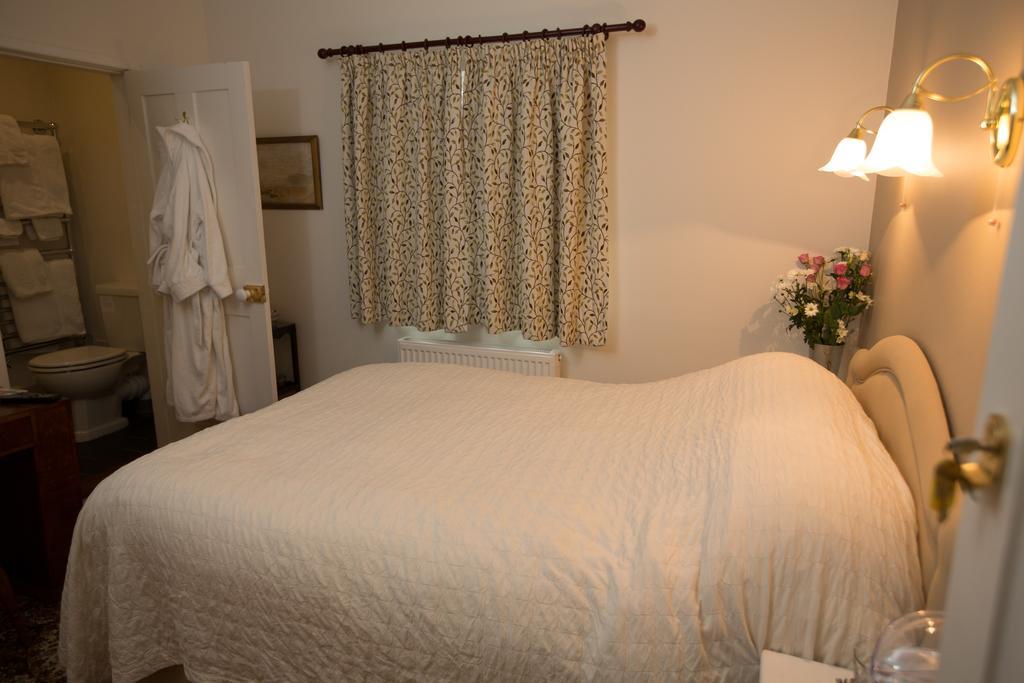 5 Chapel Street Bed And Breakfast เคมบริดจ์ ภายนอก รูปภาพ