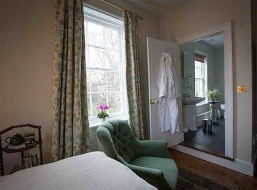 5 Chapel Street Bed And Breakfast เคมบริดจ์ ภายนอก รูปภาพ